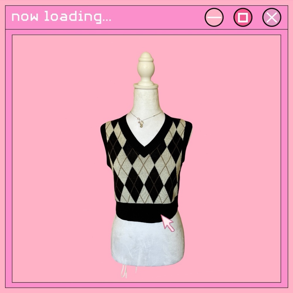 DIVIDED // H&M black & white argyle sweater vest top